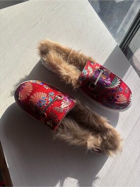 Red Floral Embroidered Fur-Lined Mule Slippers